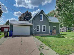 807 N Calhoun St, West Liberty, IA 52776