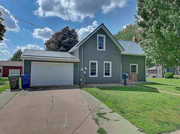 807 N Calhoun St, West Liberty, IA 52776
