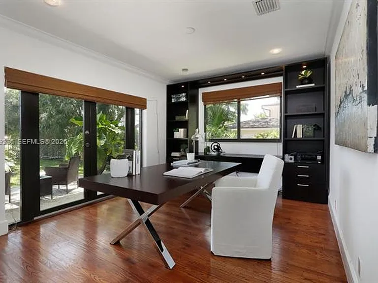 3425 Alhambra Cir — Photo 30