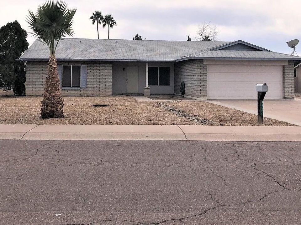 1st image of 4937 E VOLTAIRE Avenue