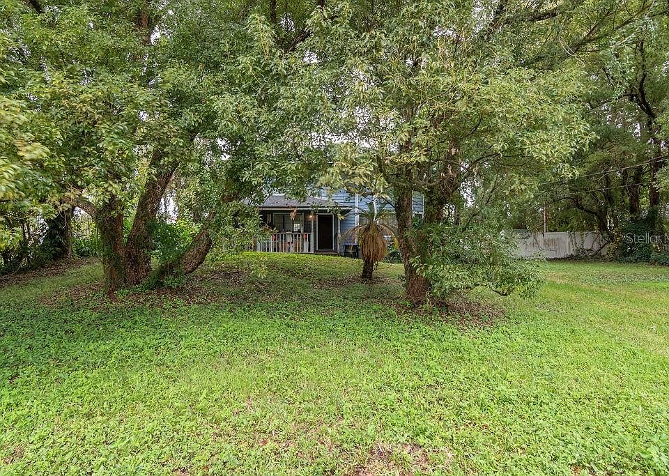 1st image of 825 Carlson Dr