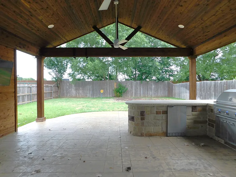 2401 Windhaven Dr — Photo 35