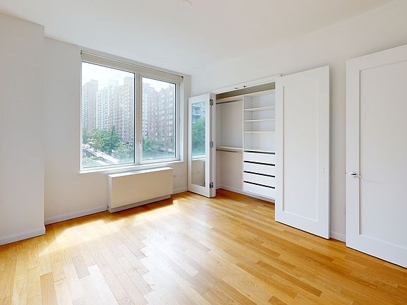 4th image of 775 Columbus Ave APT 5A
