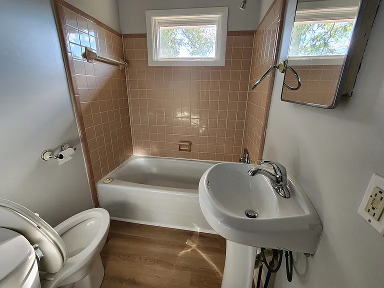 230 Vineland Dr — Photo 11