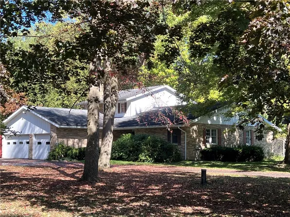 123 Longwell Dr, Grove City, PA 16127