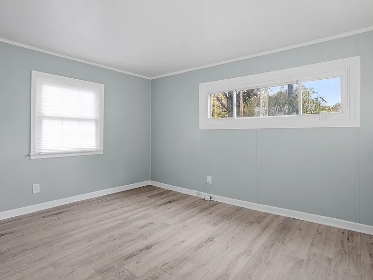 Oxford Cir — Photo 15