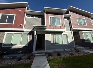 15532 S Democracy Dr, Bluffdale, UT 84065