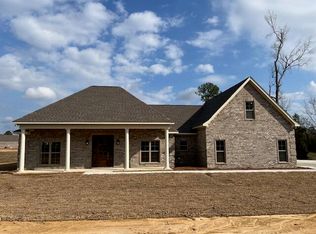7 M D Thompson Rd, Moselle, MS 39459