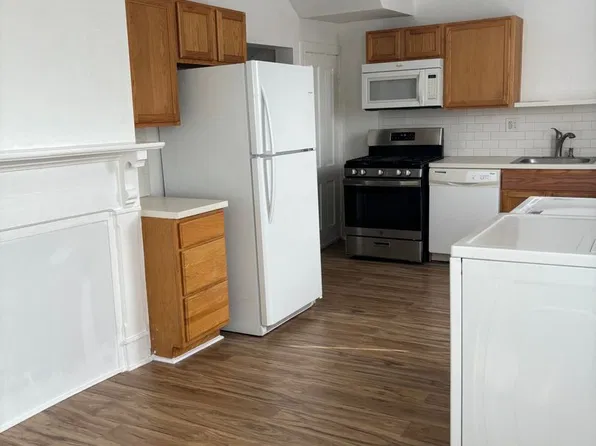 814 W Beverley St, 814 W Beverley St #1, Staunton, VA 24401