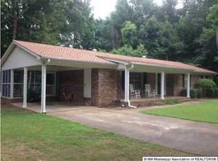 385 Cedar Hills Rd, Holly Springs, MS 38635