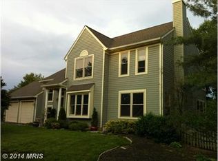 3042 Emerald Chase Dr, Herndon, VA 20171