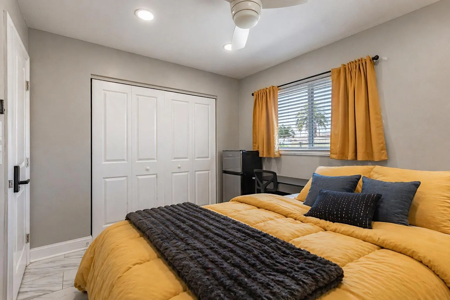 4 bed, 6.0 bath, 1481 sqft, $1,274 — Photo 2