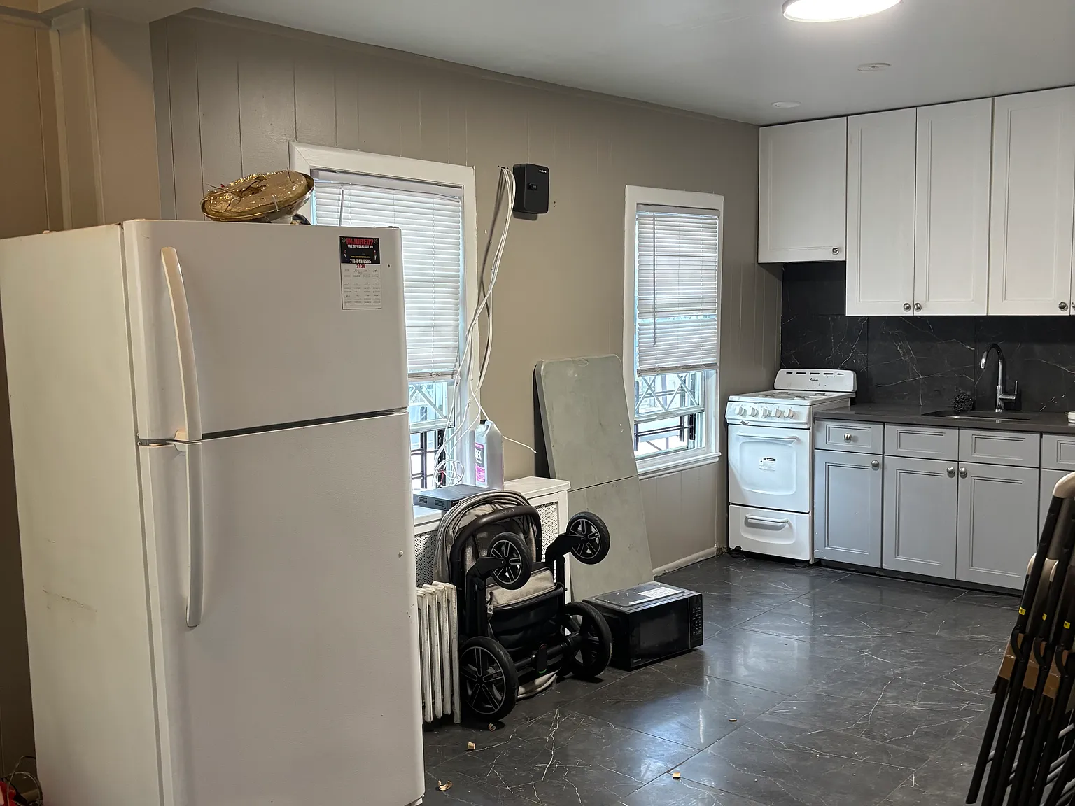 3 bed, 735 sqft, $3,400 — Photo 2