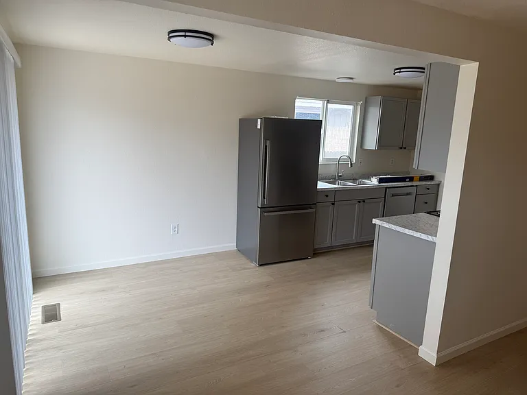 3191 Meadowlands Dr — Photo 6