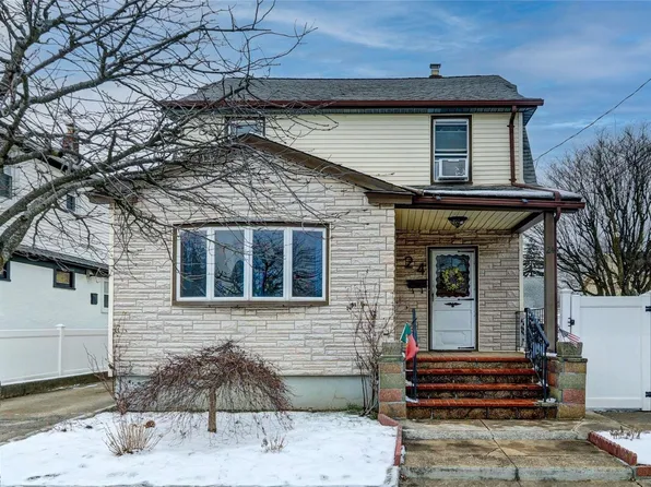 24 Liberty Avenue, Mineola, NY 11501