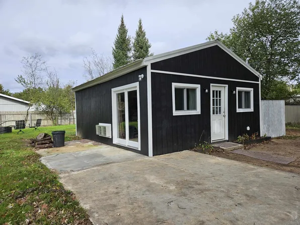 1959 Jill Janet St, Harrison, MI 48625