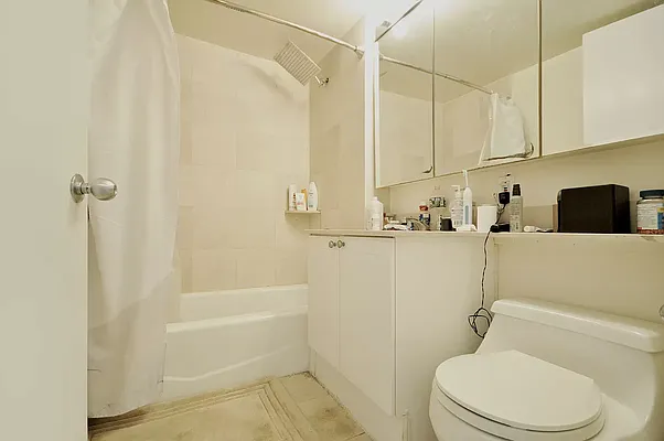 Rented by Compass | media 24