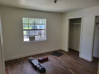 5518 Peach Ave — Photo 2