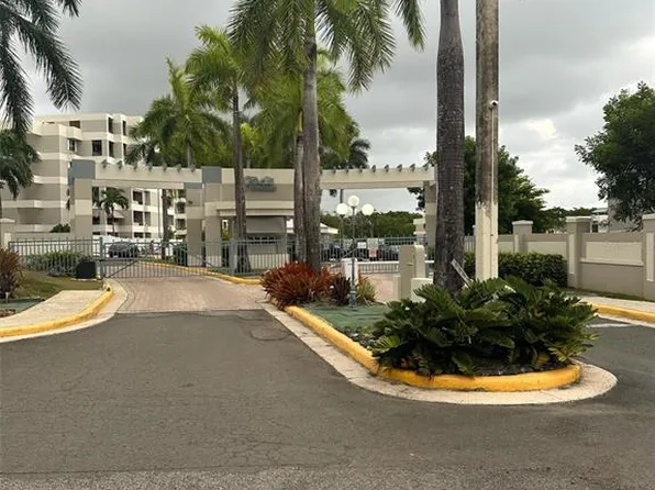 3203 Boulevard La Media #De, Carolina, PR 00983
