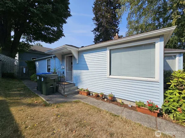 1132 E 6th St, Port Angeles, WA 98362
