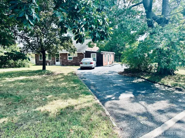 413 New Durham Rd, Piscataway, NJ 08854