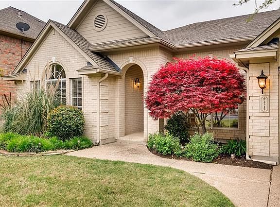 2nd image of 2315 Little Elm Trl