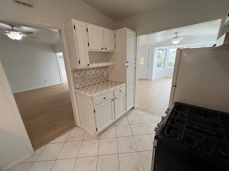 1560 Galveston St — Photo 31