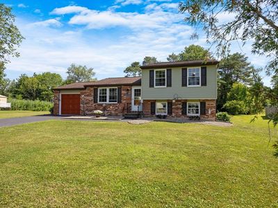8120 Scotia Ln, Liverpool, NY, 13090
