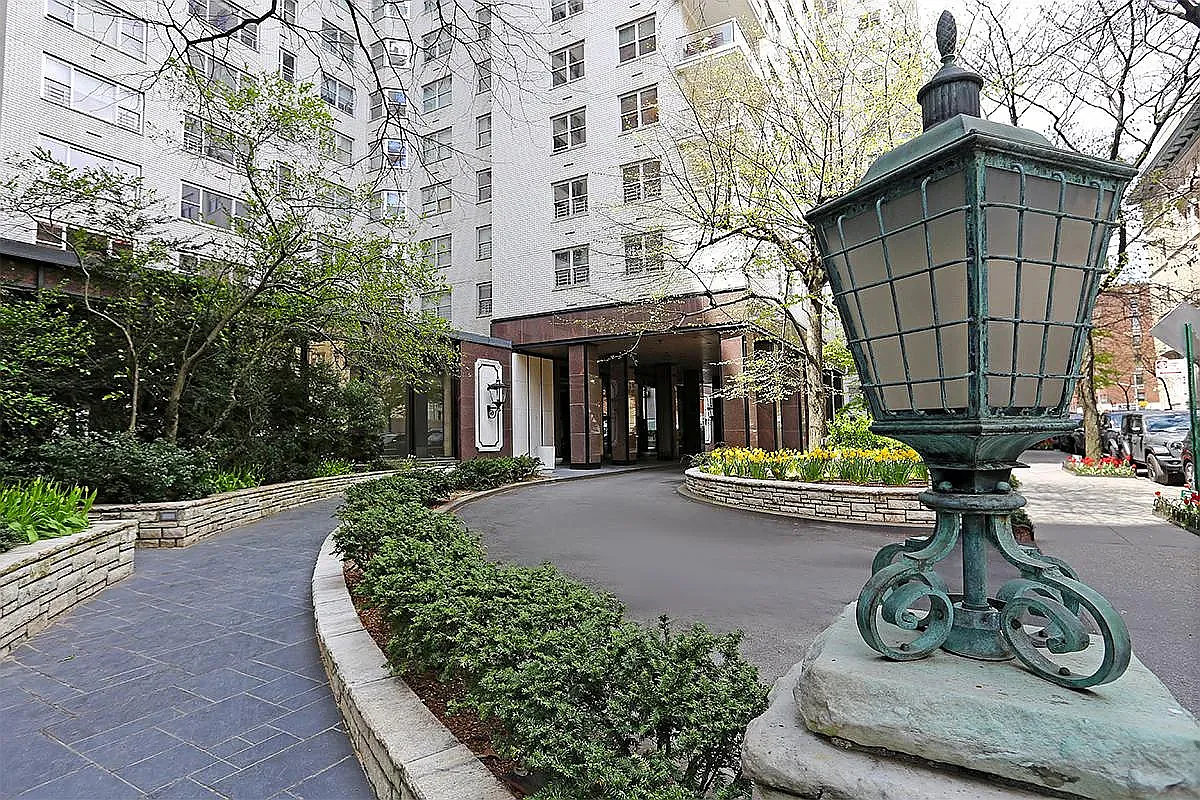 500 East 77th Street — Photo 4