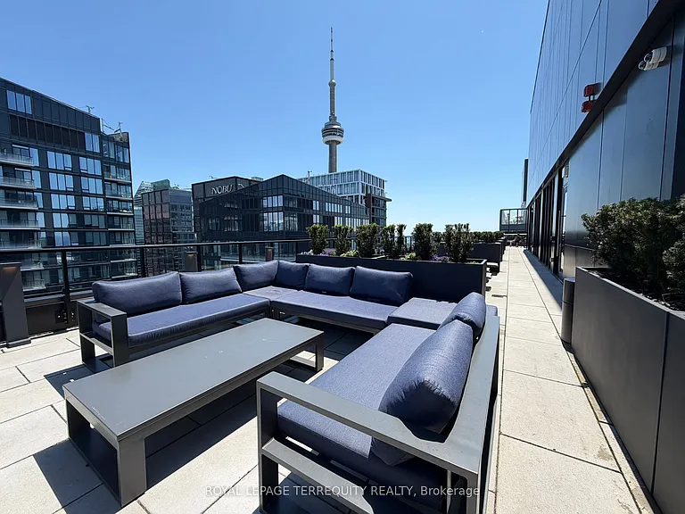 357 King St W #3307 — Photo 18