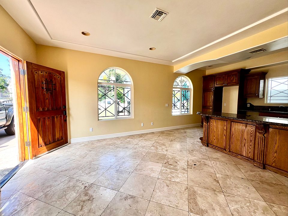 1st image of 434 N Bernal Ave #1
