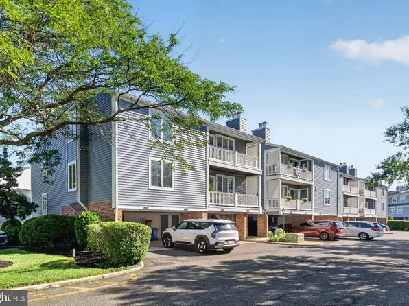 802 Harbour Cv, Somers Point, NJ 08244