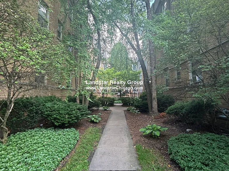 828 Reba Pl #3S — Photo 15