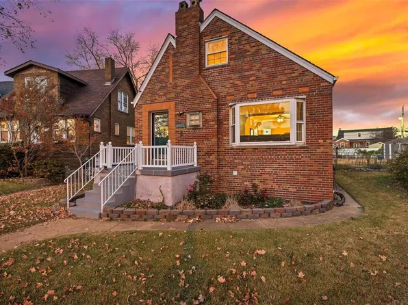 6421 Lindenwood Pl, Saint Louis, MO 63109