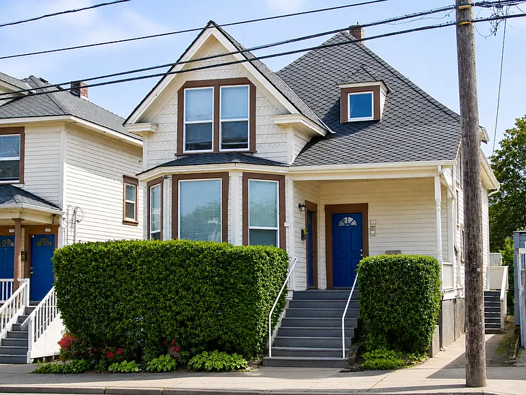 20-32 S Porter St — Photo 1