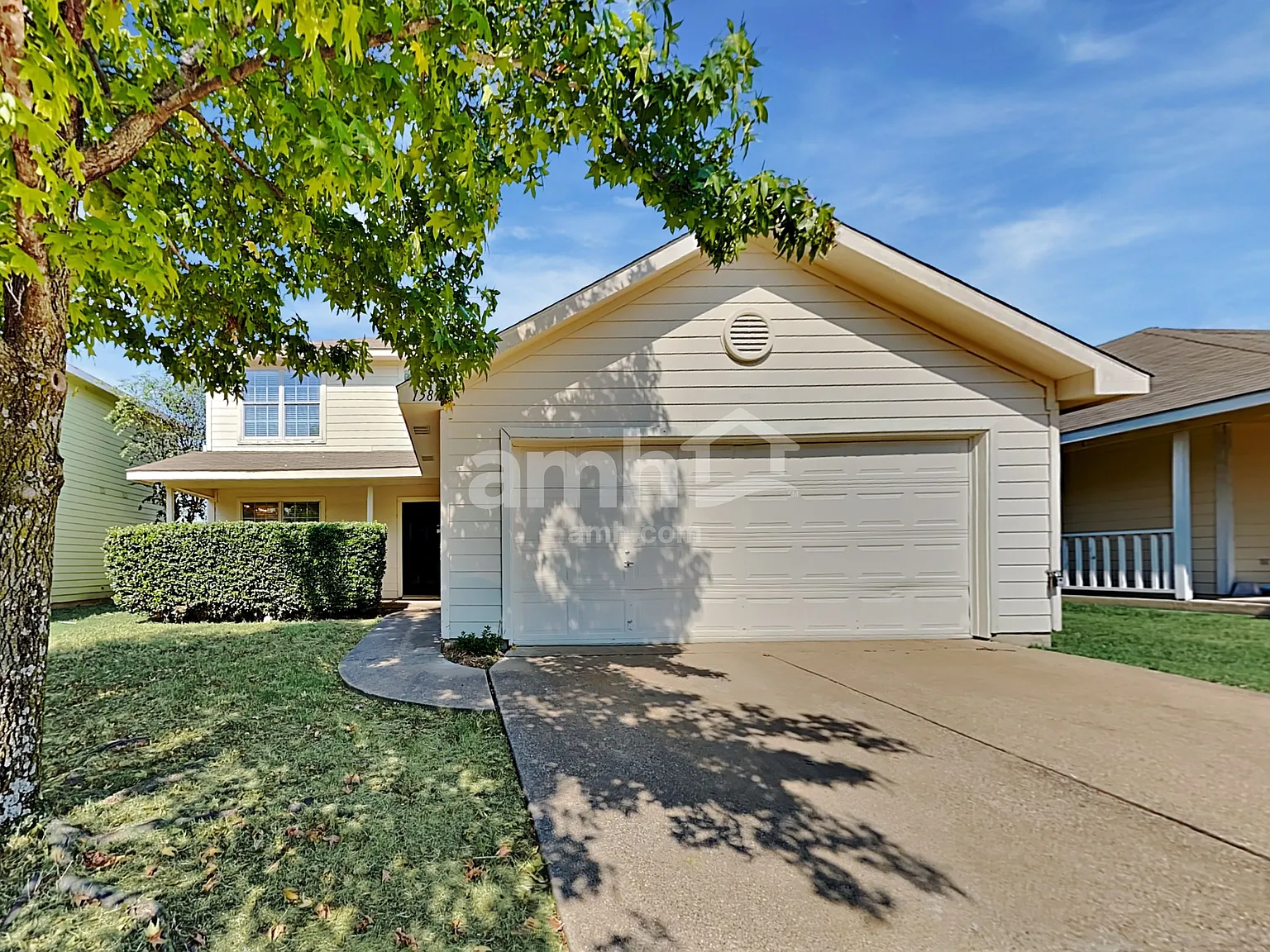 4 bed, 2.5 bath, 2312 sqft, $2,565 — Photo 1