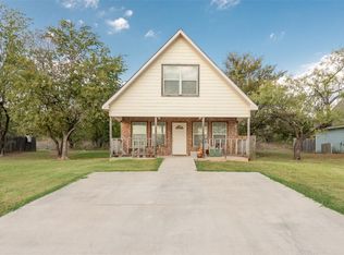 10912 Shady Oaks Dr, Runaway Bay, TX 76426