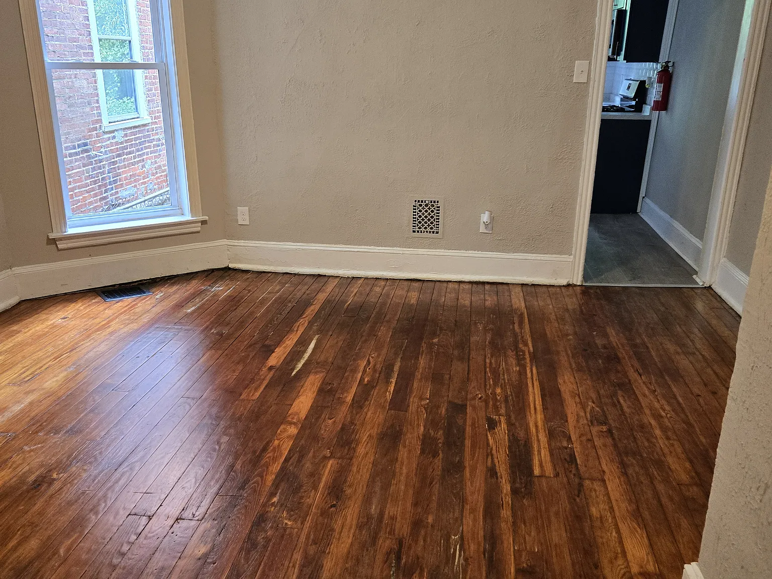 3 bed, 1158 sqft, $1,800 — Photo 2