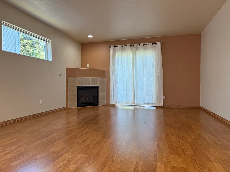 11739 SE Yamhill St — Photo 5