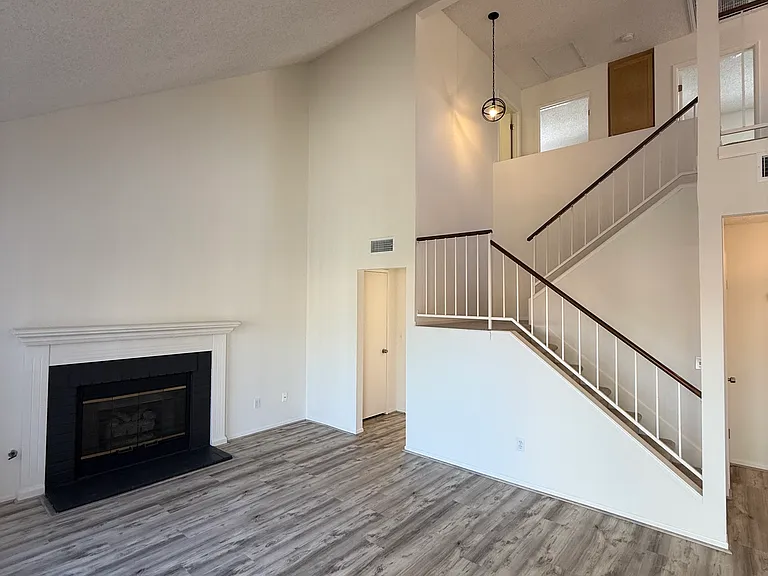 832 Lochwood Pl — Photo 7