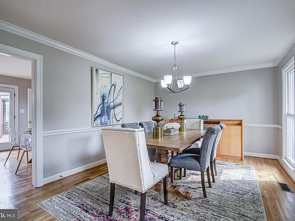 5th image of 21113 Cozy Ct