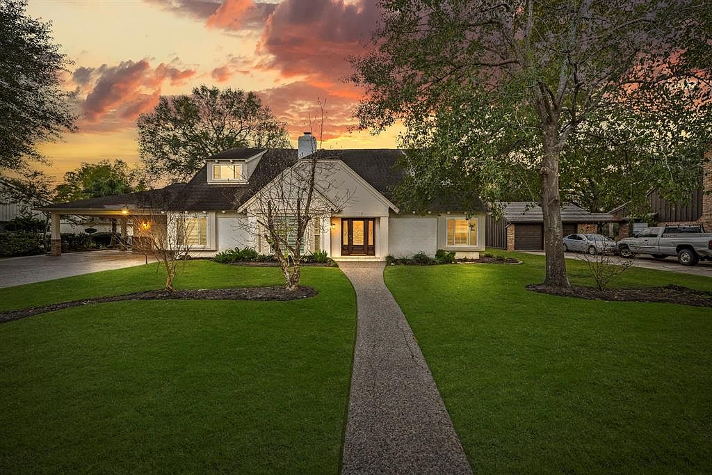 13115 Mission Valley Dr