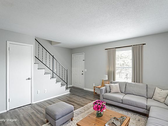 3rd image of 4405 Delashmitt Rd APT 2