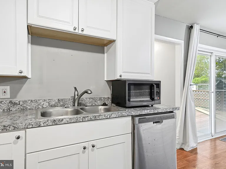 6743 Amherst Rd — Photo 11