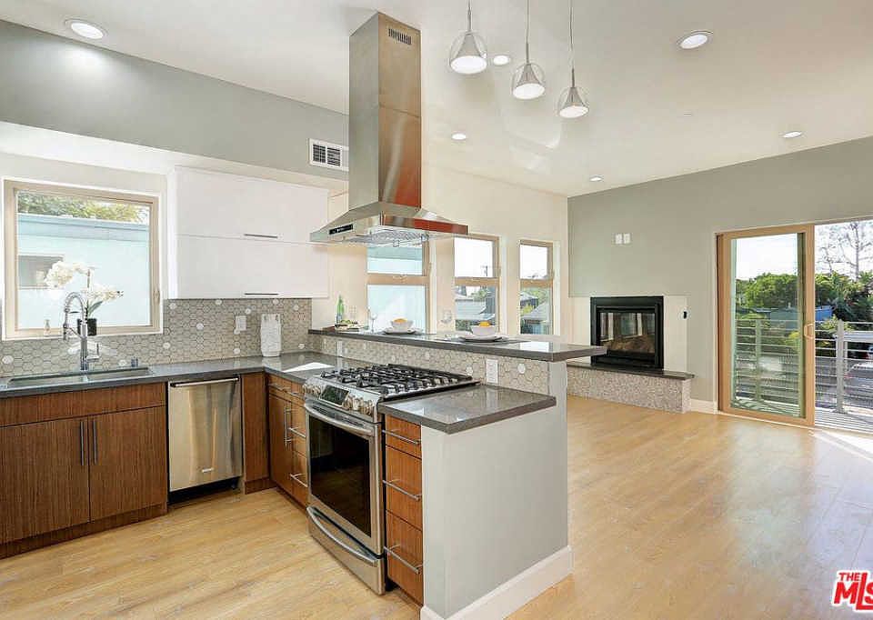 1st image of 3716 Veteran Ave #2