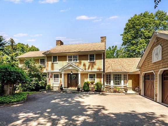 2nd image of 7 Farmstead Rd