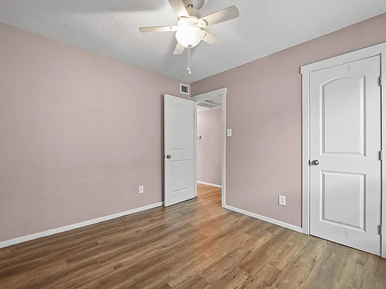 2124 Burton Dr #204 — Photo 18