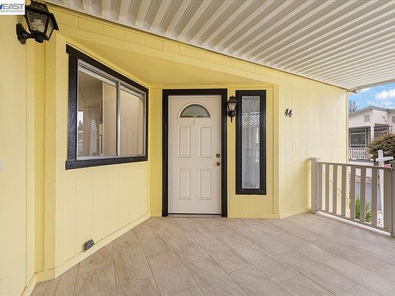3rd image of 3263 Vineyard Ave #44