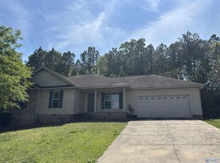 3083 Lakeview Cir, Southside, AL 35907