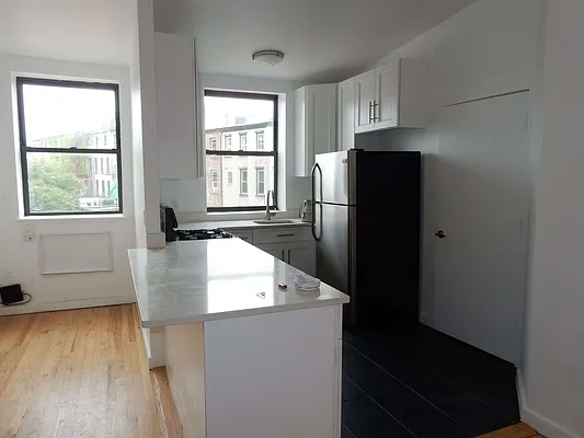 Rented by Aimee Grodanz, LREB | media 21